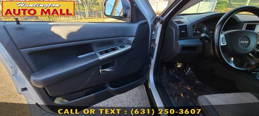 Used Jeep Grand Cherokee 4WD 4dr Laredo 2009 | Huntington Auto Mall. Huntington Station, New York Used Jeep Grand Cherokee 4WD 4dr Laredo 2009 | Huntington Auto Mall. Huntington Station, New York