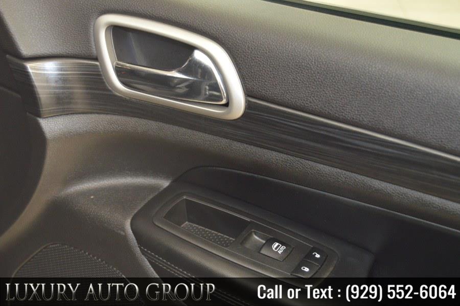 Used Jeep Grand Cherokee Altitude 4x4 2019 | Luxury Auto Group. Bronx, New York Used Jeep Grand Cherokee Altitude 4x4 2019 | Luxury Auto Group. Bronx, New York