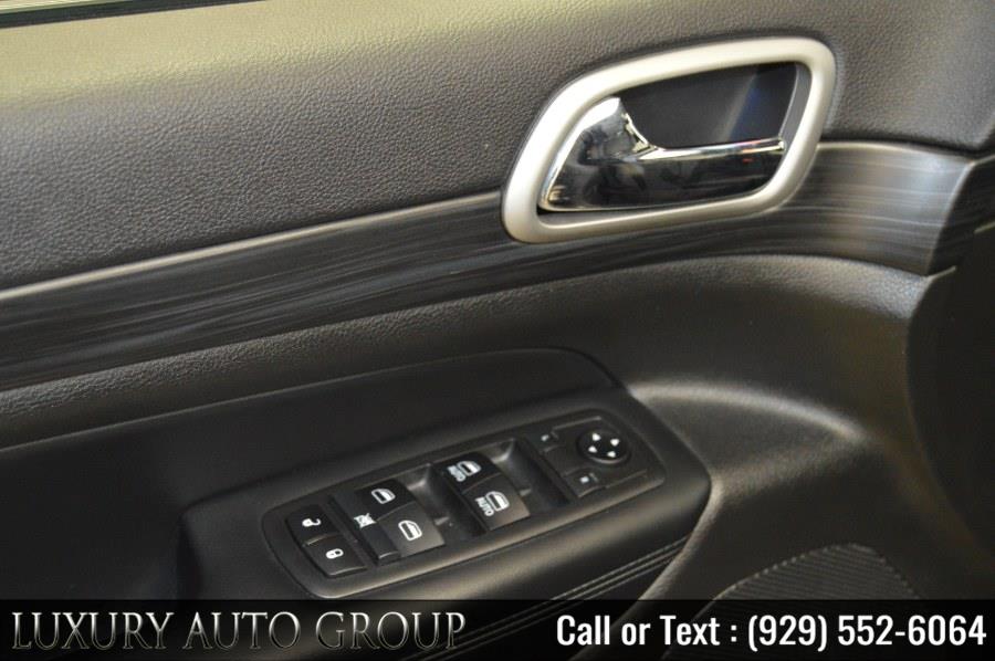 Used Jeep Grand Cherokee Altitude 4x4 2019 | Luxury Auto Group. Bronx, New York Used Jeep Grand Cherokee Altitude 4x4 2019 | Luxury Auto Group. Bronx, New York