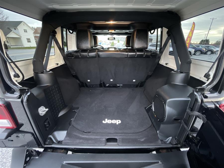 2014 Jeep Wrangler Unlimited 4WD 4dr Rubicon, available for sale in Elida, Ohio | Josh's All Under Ten LLC. Elida, Ohio 2014 Jeep Wrangler Unlimited 4WD 4dr Rubicon, available for sale in Elida, Ohio | Josh's All Under Ten LLC. Elida, Ohio