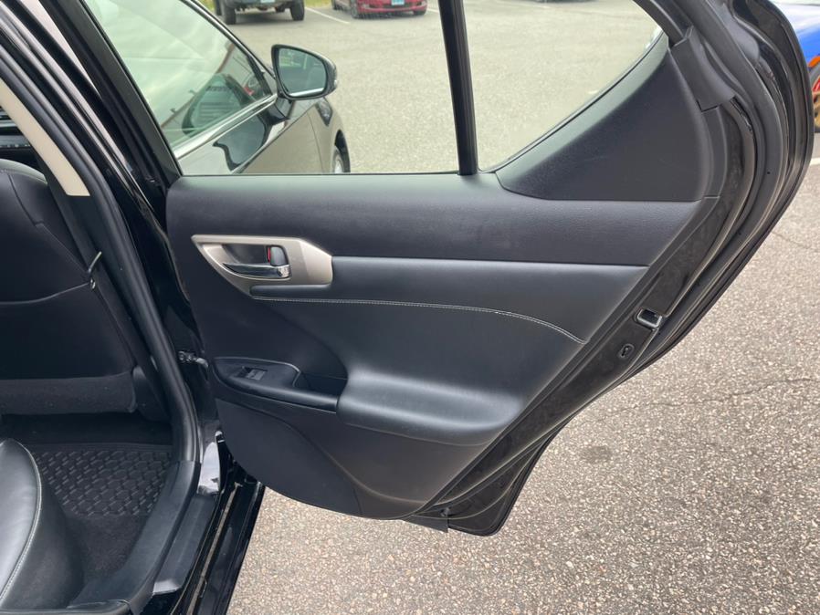 Used Lexus CT 200h 5dr Sdn Hybrid 2014 | Mike And Tony Auto Sales, Inc. South Windsor, Connecticut Used Lexus CT 200h 5dr Sdn Hybrid 2014 | Mike And Tony Auto Sales, Inc. South Windsor, Connecticut