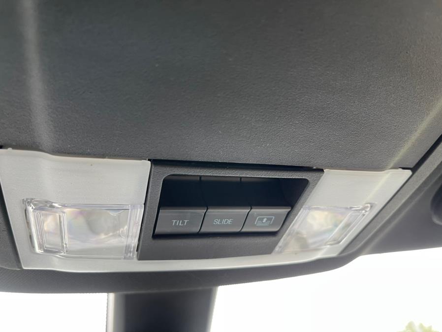 2018 Ford Explorer XLT 4WD, available for sale in South Windsor, Connecticut | Mike And Tony Auto Sales, Inc. South Windsor, Connecticut 2018 Ford Explorer XLT 4WD, available for sale in South Windsor, Connecticut | Mike And Tony Auto Sales, Inc. South Windsor, Connecticut