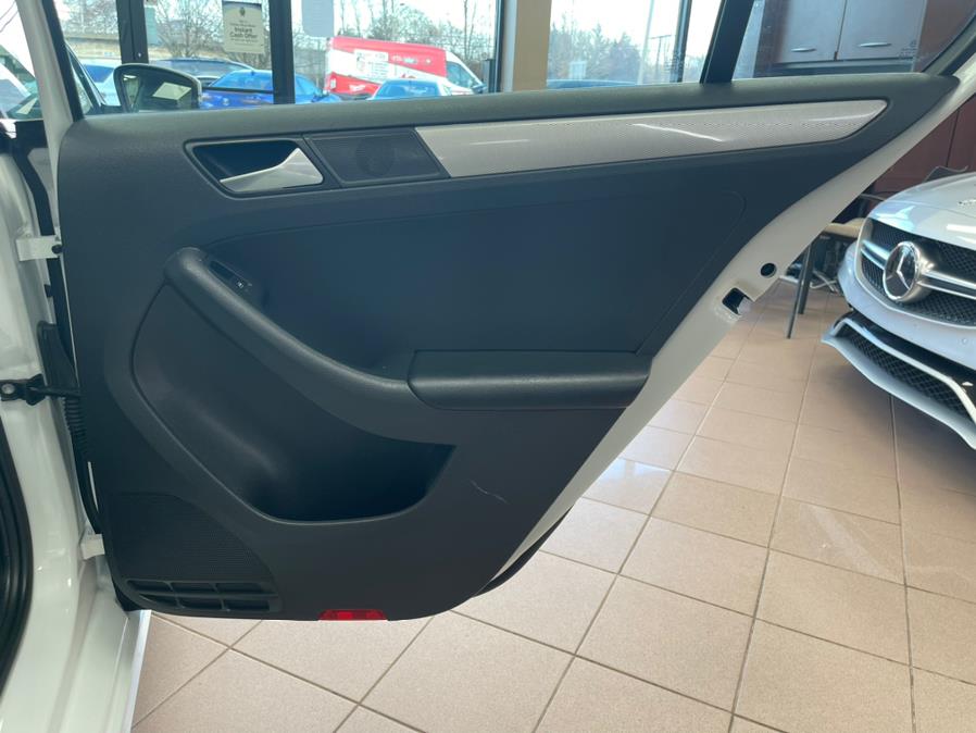 Used Volkswagen Jetta 1.4T SE Auto 2017 | Power Motors East. Massapequa Park, New York Used Volkswagen Jetta 1.4T SE Auto 2017 | Power Motors East. Massapequa Park, New York
