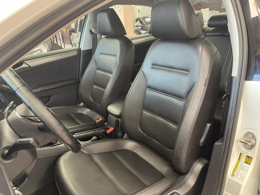 Used Volkswagen Jetta 1.4T SE Auto 2017 | Power Motors East. Massapequa Park, New York Used Volkswagen Jetta 1.4T SE Auto 2017 | Power Motors East. Massapequa Park, New York