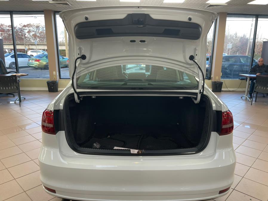 Used Volkswagen Jetta 1.4T SE Auto 2017 | Power Motors East. Massapequa Park, New York Used Volkswagen Jetta 1.4T SE Auto 2017 | Power Motors East. Massapequa Park, New York