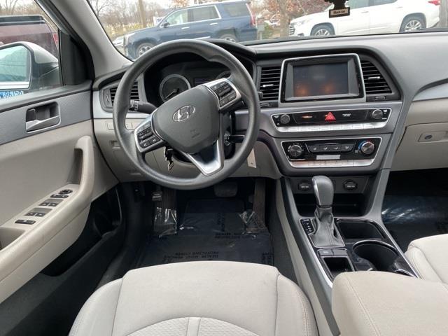 Used Hyundai Sonata SE 2019 | Blasius of Danbury. Danbury, Connecticut Used Hyundai Sonata SE 2019 | Blasius of Danbury. Danbury, Connecticut
