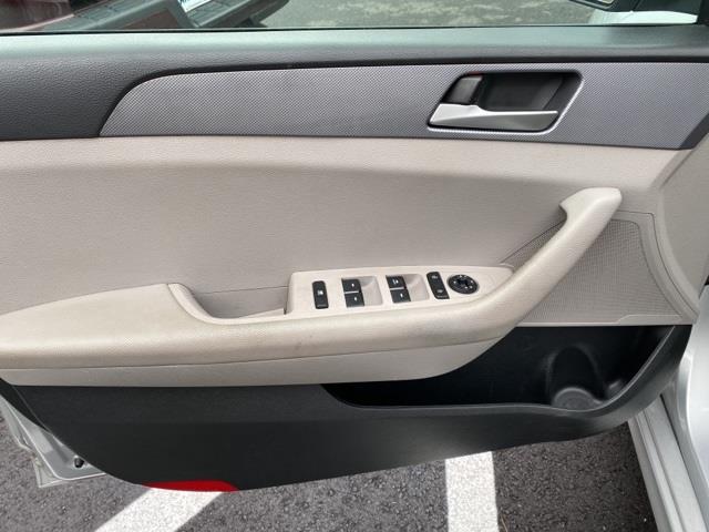 Used Hyundai Sonata SE 2019 | Blasius of Danbury. Danbury, Connecticut Used Hyundai Sonata SE 2019 | Blasius of Danbury. Danbury, Connecticut