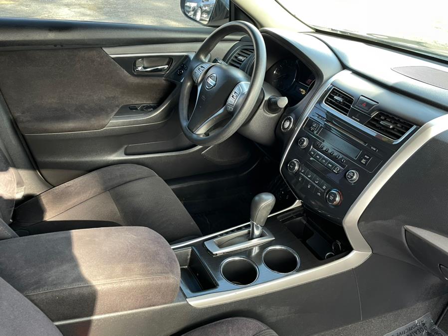 2013 Nissan Altima 4dr Sdn I4 2.5 S, available for sale in Corona, California | Green Light Auto. Corona, California 2013 Nissan Altima 4dr Sdn I4 2.5 S, available for sale in Corona, California | Green Light Auto. Corona, California