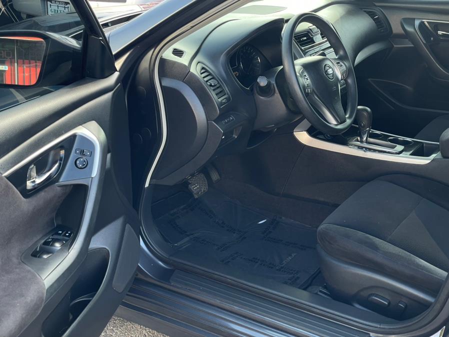 2013 Nissan Altima 4dr Sdn I4 2.5 S, available for sale in Corona, California | Green Light Auto. Corona, California 2013 Nissan Altima 4dr Sdn I4 2.5 S, available for sale in Corona, California | Green Light Auto. Corona, California