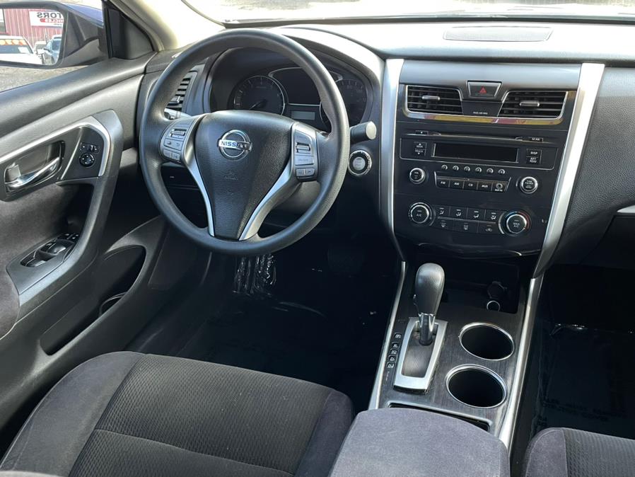 2013 Nissan Altima 4dr Sdn I4 2.5 S, available for sale in Corona, California | Green Light Auto. Corona, California 2013 Nissan Altima 4dr Sdn I4 2.5 S, available for sale in Corona, California | Green Light Auto. Corona, California