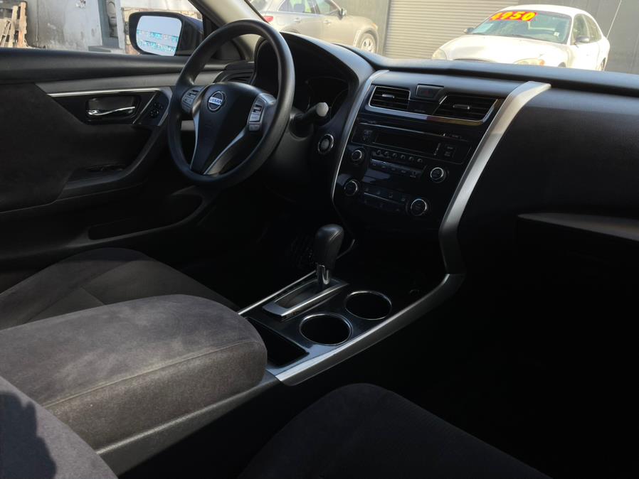 2013 Nissan Altima 4dr Sdn I4 2.5 S, available for sale in Corona, California | Green Light Auto. Corona, California 2013 Nissan Altima 4dr Sdn I4 2.5 S, available for sale in Corona, California | Green Light Auto. Corona, California