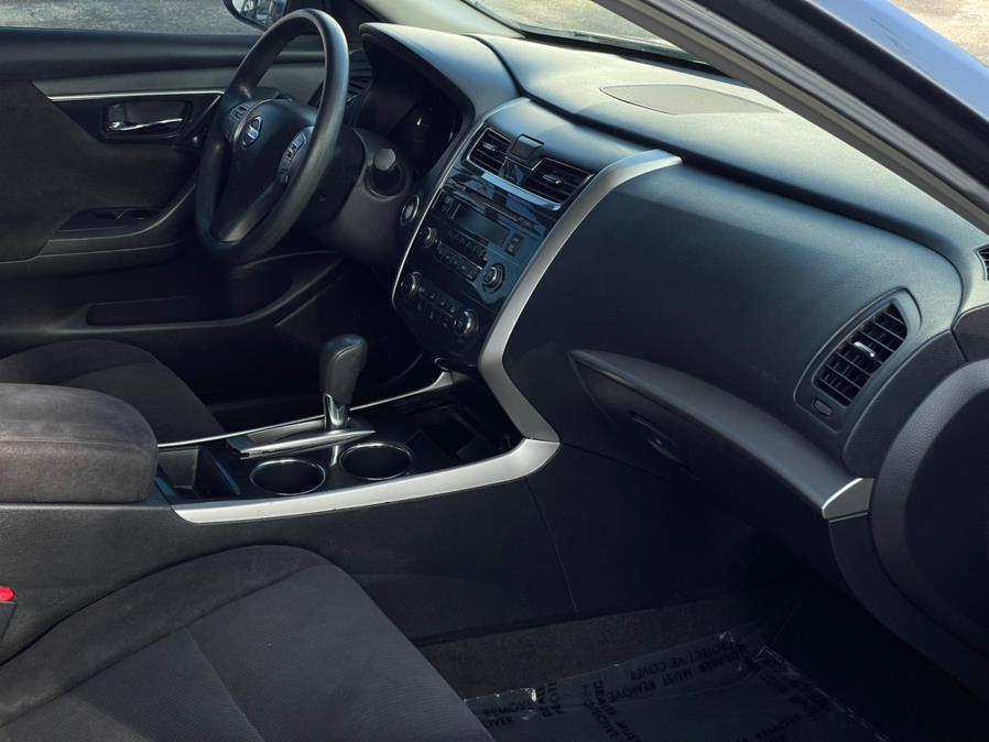2013 Nissan Altima 4dr Sdn I4 2.5 S, available for sale in Corona, California | Green Light Auto. Corona, California 2013 Nissan Altima 4dr Sdn I4 2.5 S, available for sale in Corona, California | Green Light Auto. Corona, California
