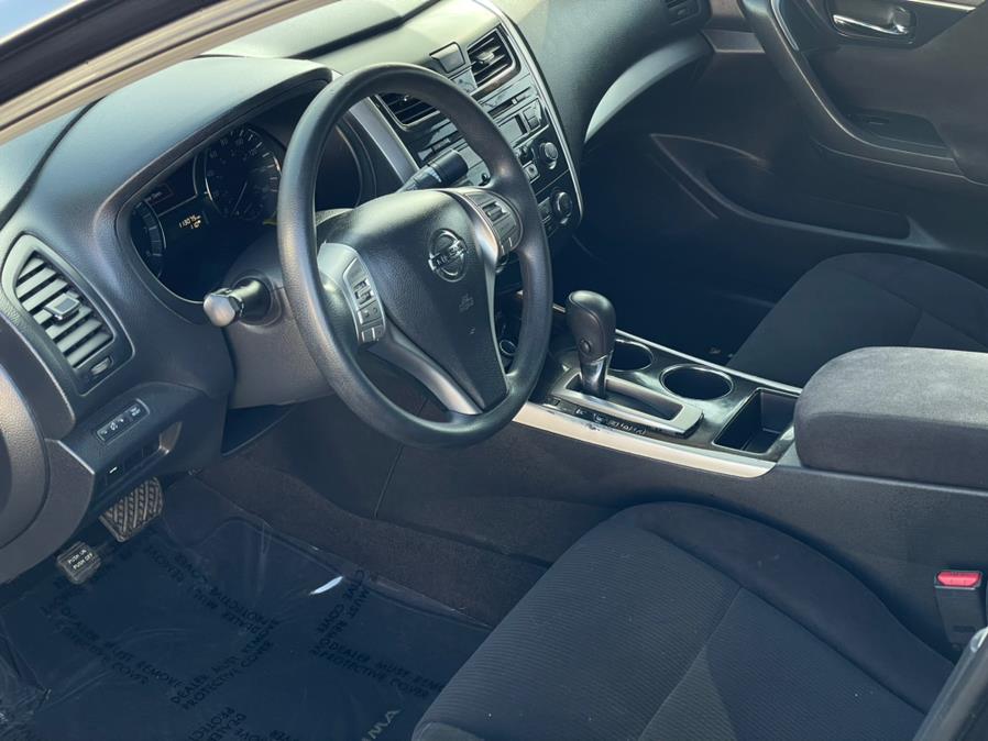 2013 Nissan Altima 4dr Sdn I4 2.5 S, available for sale in Corona, California | Green Light Auto. Corona, California 2013 Nissan Altima 4dr Sdn I4 2.5 S, available for sale in Corona, California | Green Light Auto. Corona, California