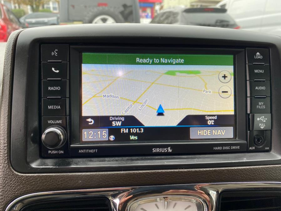 Used Chrysler Town & Country 4dr Wgn Touring 2013 | CT Auto. Bridgeport, Connecticut Used Chrysler Town & Country 4dr Wgn Touring 2013 | CT Auto. Bridgeport, Connecticut