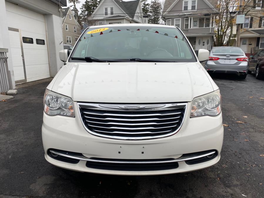 Used Chrysler Town & Country 4dr Wgn Touring 2013 | CT Auto. Bridgeport, Connecticut Used Chrysler Town & Country 4dr Wgn Touring 2013 | CT Auto. Bridgeport, Connecticut