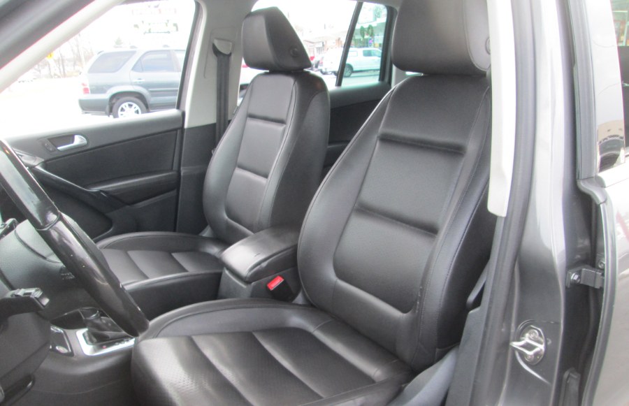 2014 Volkswagen Tiguan 4MOTION 4dr Auto S, available for sale in Levittown, Pennsylvania | Levittown Auto. Levittown, Pennsylvania 2014 Volkswagen Tiguan 4MOTION 4dr Auto S, available for sale in Levittown, Pennsylvania | Levittown Auto. Levittown, Pennsylvania
