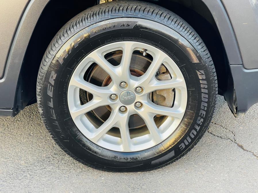 Used Jeep Cherokee 4WD 4dr Latitude 2015 | Supreme Automotive. New Britain, Connecticut Used Jeep Cherokee 4WD 4dr Latitude 2015 | Supreme Automotive. New Britain, Connecticut