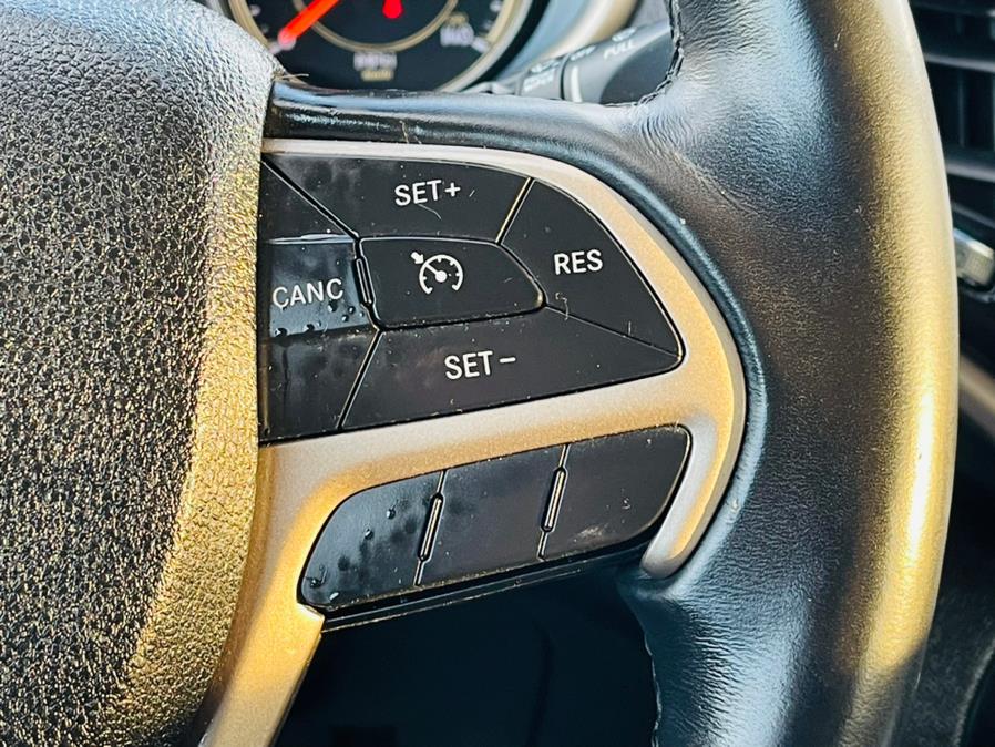 Used Jeep Cherokee 4WD 4dr Latitude 2015 | Supreme Automotive. New Britain, Connecticut Used Jeep Cherokee 4WD 4dr Latitude 2015 | Supreme Automotive. New Britain, Connecticut