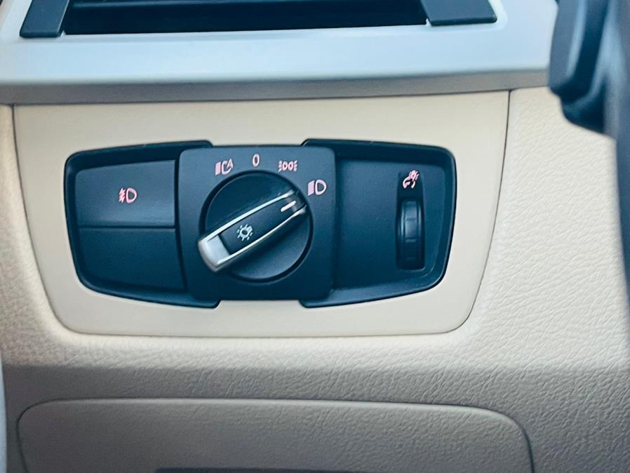 2013 BMW 3 Series 4dr Sdn 328i xDrive AWD, available for sale in New Britain, Connecticut | Supreme Automotive. New Britain, Connecticut 2013 BMW 3 Series 4dr Sdn 328i xDrive AWD, available for sale in New Britain, Connecticut | Supreme Automotive. New Britain, Connecticut