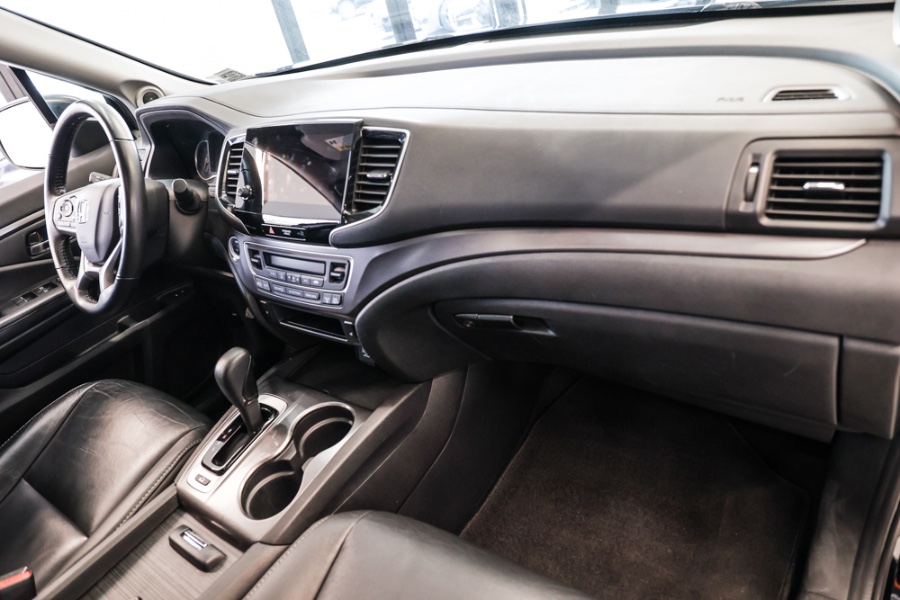 Used Honda Pilot EX-L AWD 2020 | 26 Motors Long Island. ELMONT, New York Used Honda Pilot EX-L AWD 2020 | 26 Motors Long Island. ELMONT, New York