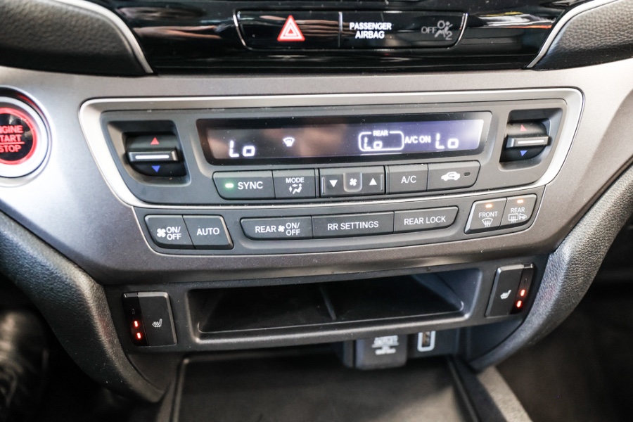 Used Honda Pilot EX-L AWD 2020 | 26 Motors Long Island. ELMONT, New York Used Honda Pilot EX-L AWD 2020 | 26 Motors Long Island. ELMONT, New York