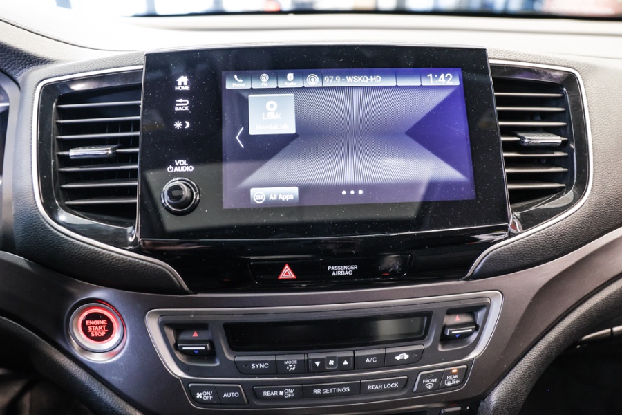 Used Honda Pilot EX-L AWD 2020 | 26 Motors Long Island. ELMONT, New York Used Honda Pilot EX-L AWD 2020 | 26 Motors Long Island. ELMONT, New York