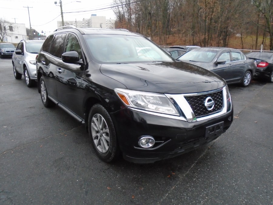 2015 Nissan Pathfinder 4WD 4dr SV, available for sale in Waterbury, Connecticut | Jim Juliani Motors. Waterbury, Connecticut