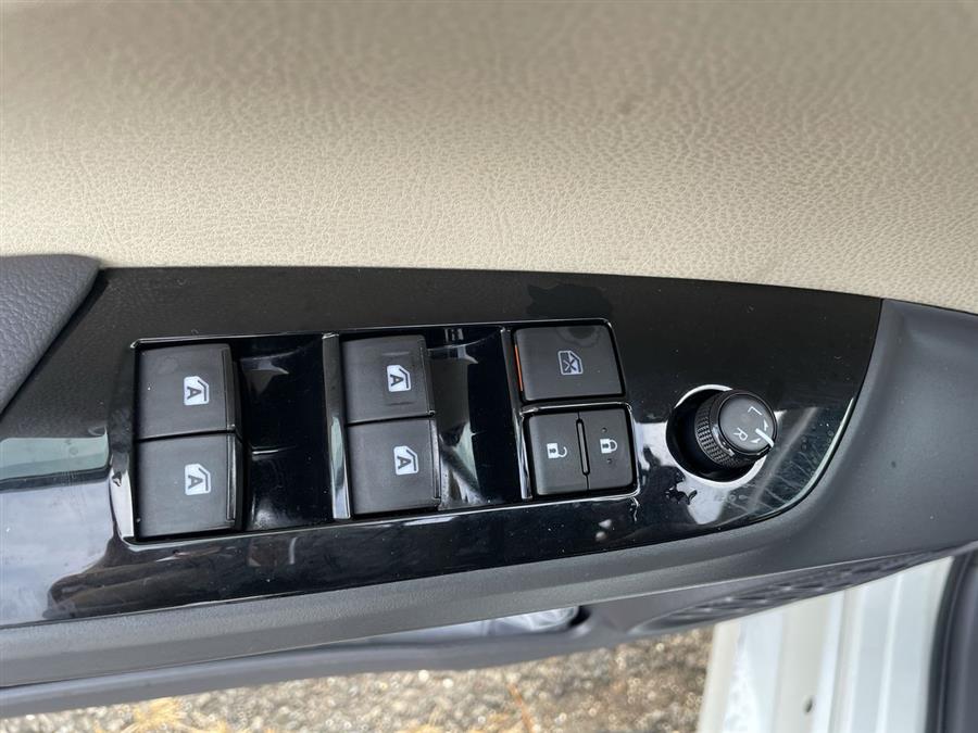 2016 Toyota Prius 5dr HB Two Eco (Natl), available for sale in Stratford, Connecticut | Wiz Leasing Inc. Stratford, Connecticut 2016 Toyota Prius 5dr HB Two Eco (Natl), available for sale in Stratford, Connecticut | Wiz Leasing Inc. Stratford, Connecticut