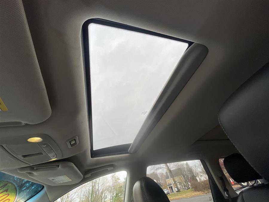 2015 Nissan Pathfinder 4WD 4dr SL, available for sale in Stratford, Connecticut | Wiz Leasing Inc. Stratford, Connecticut 2015 Nissan Pathfinder 4WD 4dr SL, available for sale in Stratford, Connecticut | Wiz Leasing Inc. Stratford, Connecticut