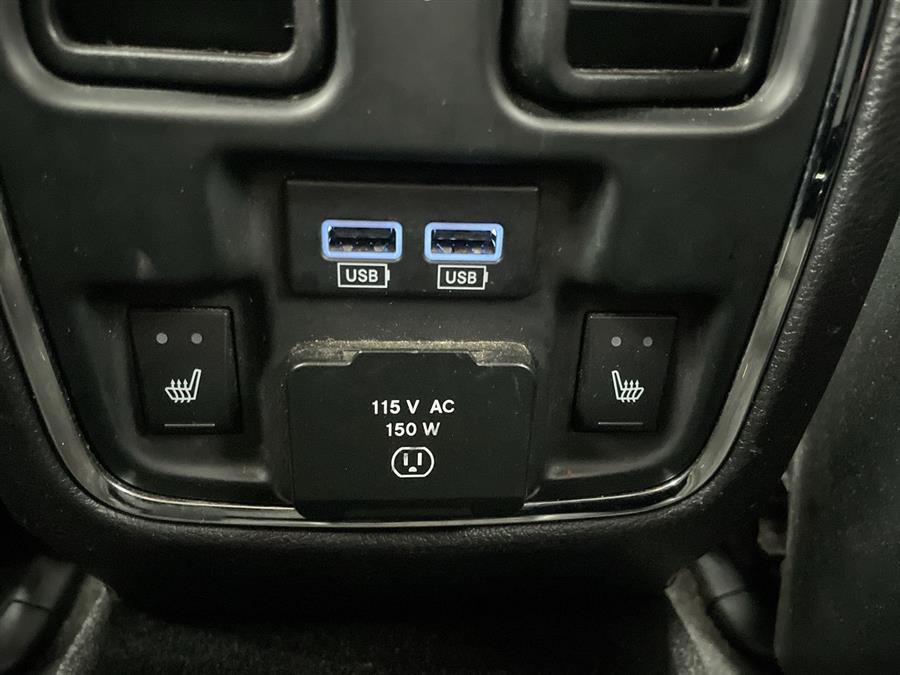 2015 Jeep Grand Cherokee 4WD 4dr Limited, available for sale in Stratford, Connecticut | Wiz Leasing Inc. Stratford, Connecticut 2015 Jeep Grand Cherokee 4WD 4dr Limited, available for sale in Stratford, Connecticut | Wiz Leasing Inc. Stratford, Connecticut