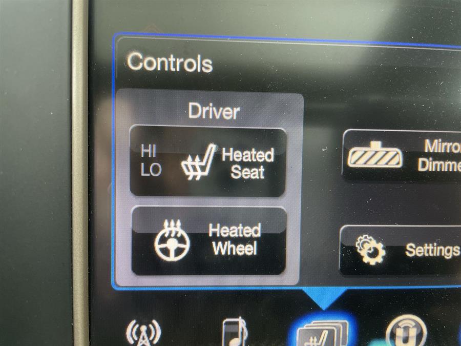 2015 Jeep Grand Cherokee 4WD 4dr Limited, available for sale in Stratford, Connecticut | Wiz Leasing Inc. Stratford, Connecticut 2015 Jeep Grand Cherokee 4WD 4dr Limited, available for sale in Stratford, Connecticut | Wiz Leasing Inc. Stratford, Connecticut