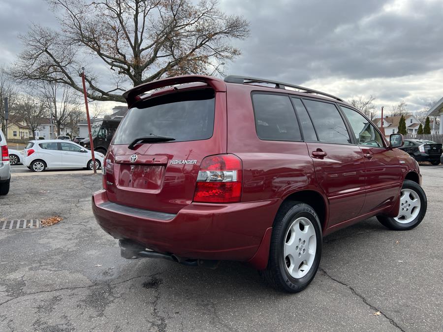 2005 Toyota Highlander 4dr V6 4WD w/3rd Row (Natl), available for sale in Springfield, Massachusetts | Absolute Motors Inc. Springfield, Massachusetts 2005 Toyota Highlander 4dr V6 4WD w/3rd Row (Natl), available for sale in Springfield, Massachusetts | Absolute Motors Inc. Springfield, Massachusetts