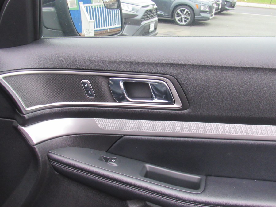 Used Ford Explorer XLT 4WD 2017 | NJ Used Cars Center. Irvington, New Jersey Used Ford Explorer XLT 4WD 2017 | NJ Used Cars Center. Irvington, New Jersey