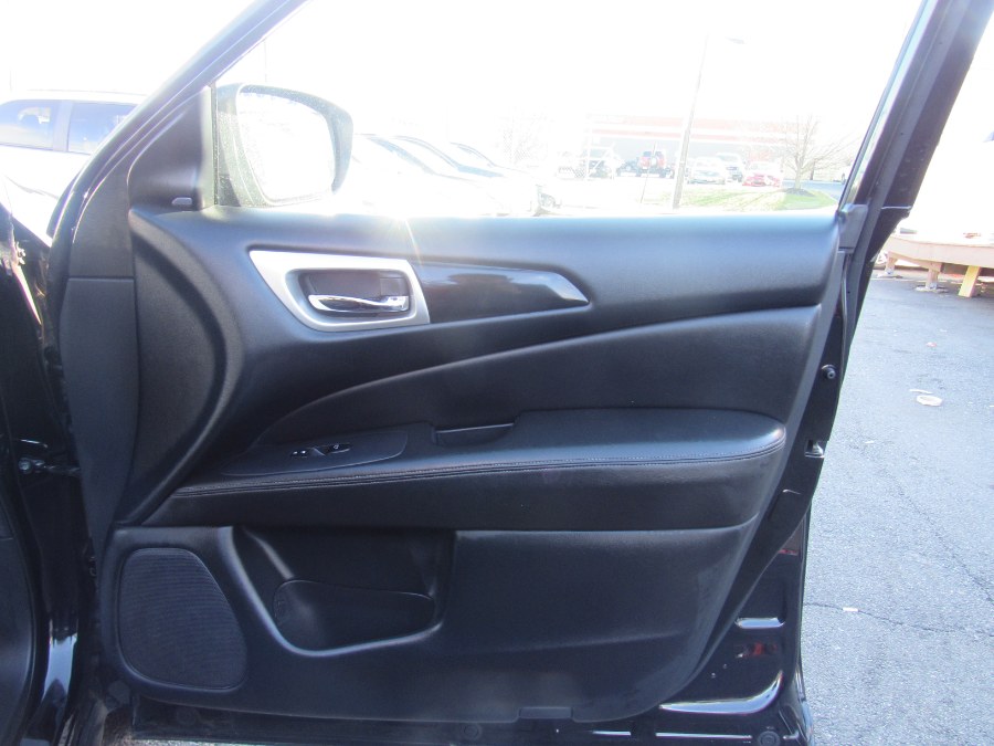 2020 Nissan Pathfinder FWD SV, available for sale in Irvington, New Jersey | NJ Used Cars Center. Irvington, New Jersey 2020 Nissan Pathfinder FWD SV, available for sale in Irvington, New Jersey | NJ Used Cars Center. Irvington, New Jersey