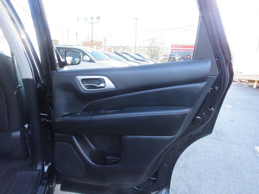 2020 Nissan Pathfinder FWD SV, available for sale in Irvington, New Jersey | NJ Used Cars Center. Irvington, New Jersey 2020 Nissan Pathfinder FWD SV, available for sale in Irvington, New Jersey | NJ Used Cars Center. Irvington, New Jersey