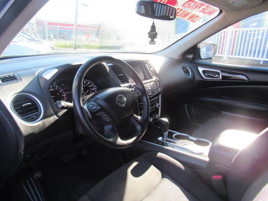 2020 Nissan Pathfinder FWD SV, available for sale in Irvington, New Jersey | NJ Used Cars Center. Irvington, New Jersey 2020 Nissan Pathfinder FWD SV, available for sale in Irvington, New Jersey | NJ Used Cars Center. Irvington, New Jersey