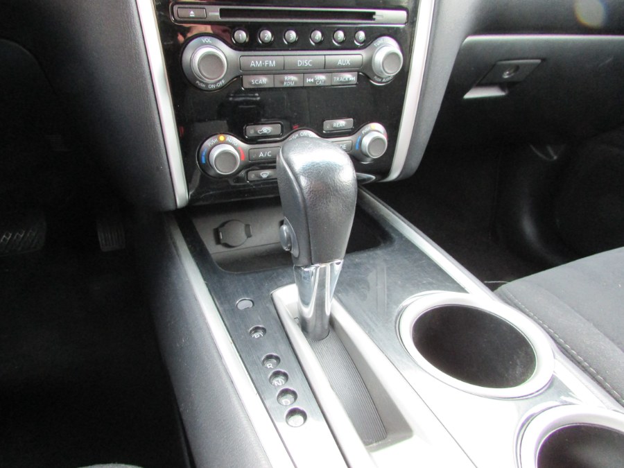 2014 Nissan Pathfinder 4WD 4dr SL, available for sale in East Windsor, Connecticut | United Auto Sales of E Windsor, Inc. East Windsor, Connecticut 2014 Nissan Pathfinder 4WD 4dr SL, available for sale in East Windsor, Connecticut | United Auto Sales of E Windsor, Inc. East Windsor, Connecticut