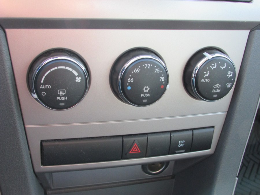 2008 Dodge Avenger 4dr Sdn R/T AWD, available for sale in East Windsor, Connecticut | United Auto Sales of E Windsor, Inc. East Windsor, Connecticut 2008 Dodge Avenger 4dr Sdn R/T AWD, available for sale in East Windsor, Connecticut | United Auto Sales of E Windsor, Inc. East Windsor, Connecticut
