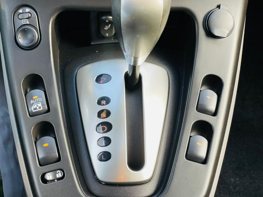 2006 Saturn VUE 4dr V6 Auto AWD, available for sale in New Britain, Connecticut | Supreme Automotive. New Britain, Connecticut 2006 Saturn VUE 4dr V6 Auto AWD, available for sale in New Britain, Connecticut | Supreme Automotive. New Britain, Connecticut