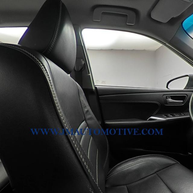 2016 Toyota Camry 4dr Sdn V6 Auto XLE, available for sale in Naugatuck, Connecticut | J&M Automotive Sls&Svc LLC. Naugatuck, Connecticut 2016 Toyota Camry 4dr Sdn V6 Auto XLE, available for sale in Naugatuck, Connecticut | J&M Automotive Sls&Svc LLC. Naugatuck, Connecticut