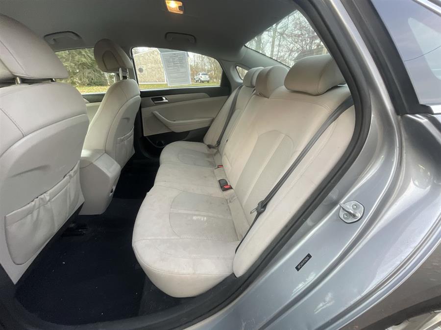 2015 Hyundai Sonata 4dr Sdn 2.4L SE, available for sale in Stratford, Connecticut | Wiz Leasing Inc. Stratford, Connecticut 2015 Hyundai Sonata 4dr Sdn 2.4L SE, available for sale in Stratford, Connecticut | Wiz Leasing Inc. Stratford, Connecticut