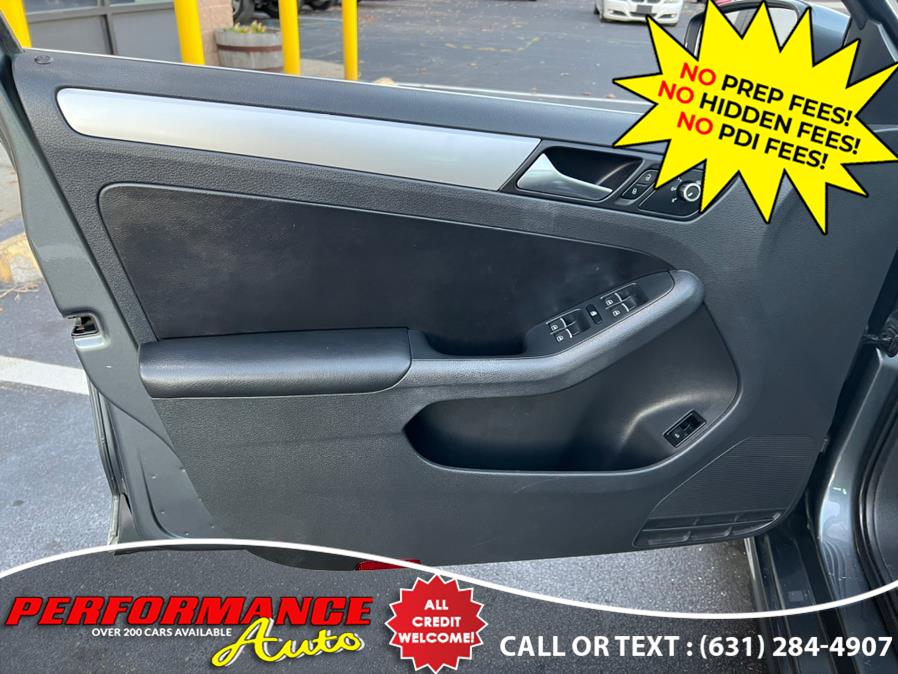 2013 Volkswagen Jetta Sedan 4dr Auto SE PZEV *Ltd Avail*, available for sale in Bohemia, New York | Performance Auto Inc. Bohemia, New York 2013 Volkswagen Jetta Sedan 4dr Auto SE PZEV *Ltd Avail*, available for sale in Bohemia, New York | Performance Auto Inc. Bohemia, New York