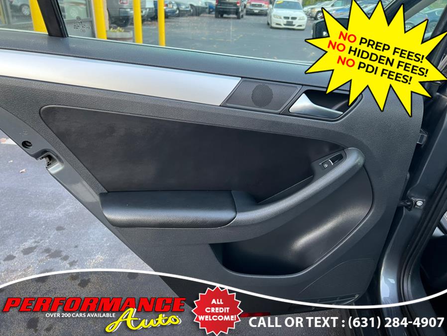 2013 Volkswagen Jetta Sedan 4dr Auto SE PZEV *Ltd Avail*, available for sale in Bohemia, New York | Performance Auto Inc. Bohemia, New York 2013 Volkswagen Jetta Sedan 4dr Auto SE PZEV *Ltd Avail*, available for sale in Bohemia, New York | Performance Auto Inc. Bohemia, New York
