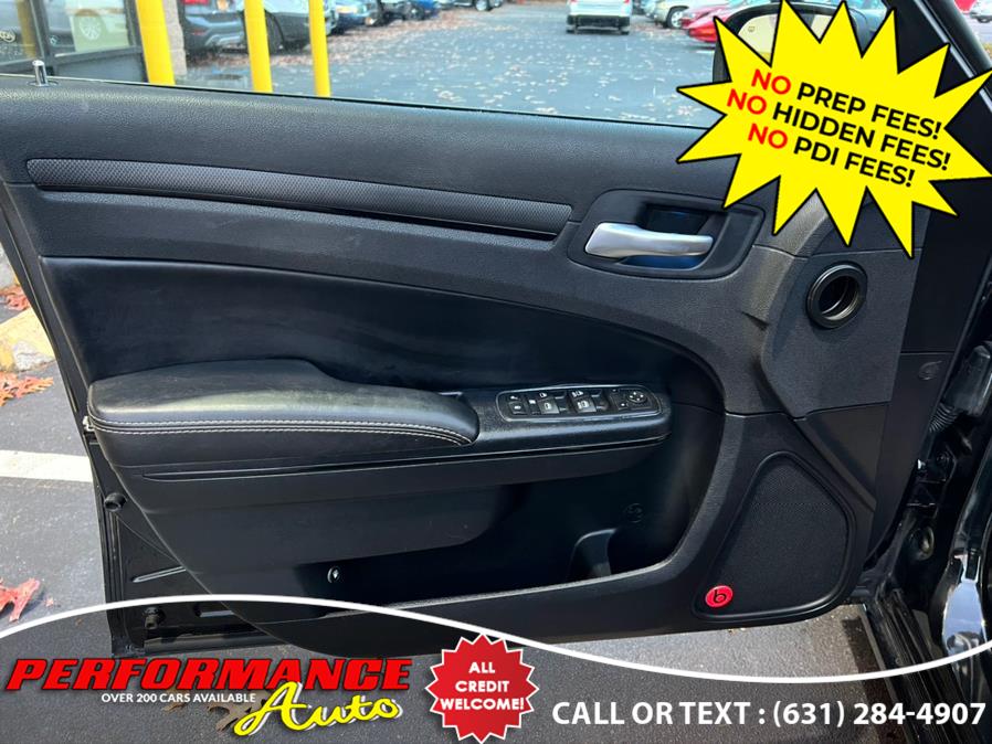 2013 Chrysler 300 4dr Sdn 300S AWD, available for sale in Bohemia, New York | Performance Auto Inc. Bohemia, New York 2013 Chrysler 300 4dr Sdn 300S AWD, available for sale in Bohemia, New York | Performance Auto Inc. Bohemia, New York