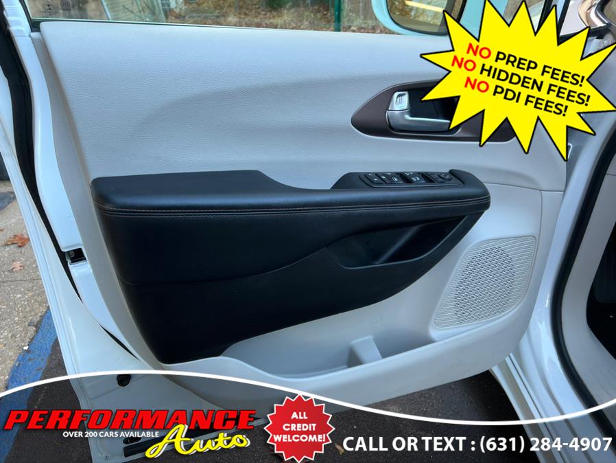 2018 Chrysler Pacifica Touring L FWD, available for sale in Bohemia, New York | Performance Auto Inc. Bohemia, New York 2018 Chrysler Pacifica Touring L FWD, available for sale in Bohemia, New York | Performance Auto Inc. Bohemia, New York