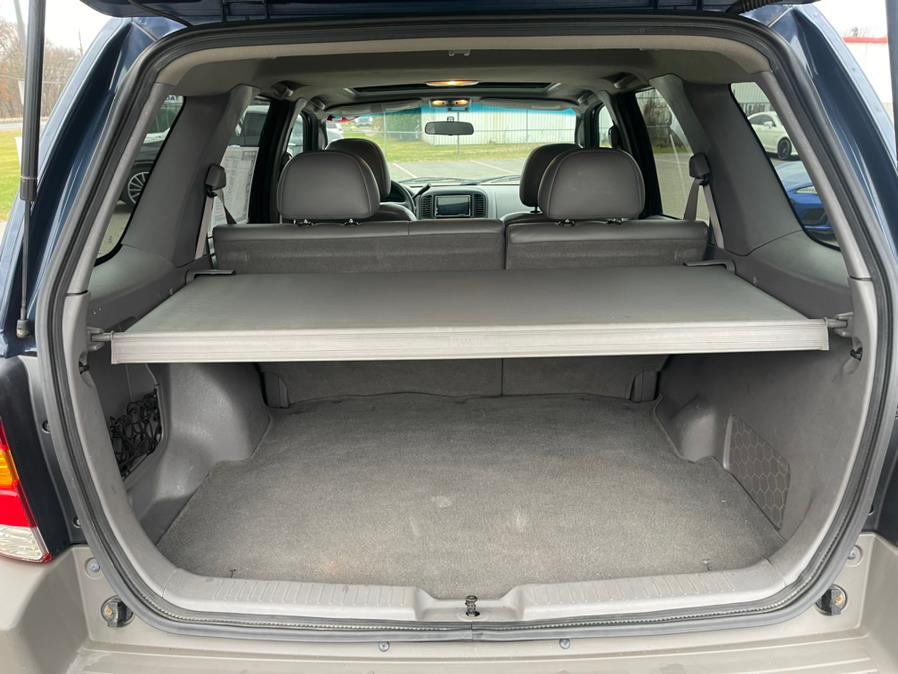2002 Ford Escape 4dr 103" WB XLT 4WD Sport, available for sale in South Windsor, Connecticut | Mike And Tony Auto Sales, Inc. South Windsor, Connecticut 2002 Ford Escape 4dr 103" WB XLT 4WD Sport, available for sale in South Windsor, Connecticut | Mike And Tony Auto Sales, Inc. South Windsor, Connecticut