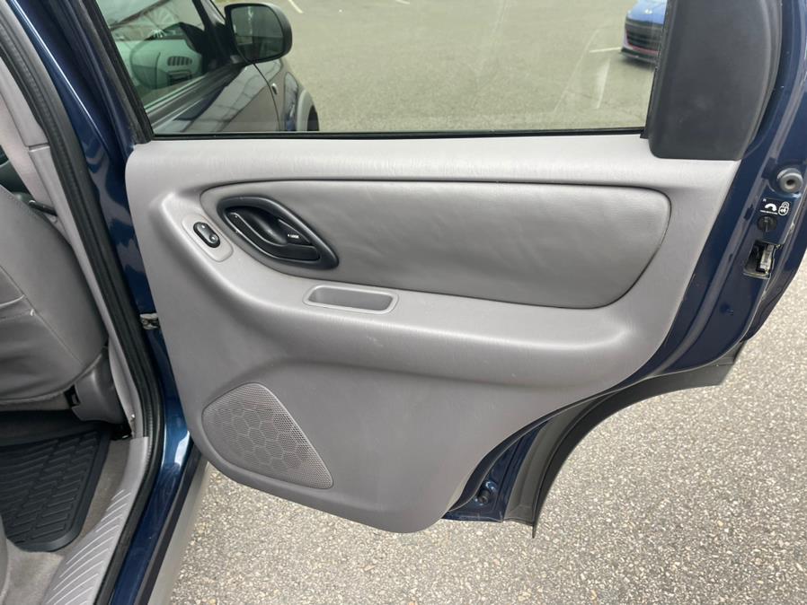 2002 Ford Escape 4dr 103" WB XLT 4WD Sport, available for sale in South Windsor, Connecticut | Mike And Tony Auto Sales, Inc. South Windsor, Connecticut 2002 Ford Escape 4dr 103" WB XLT 4WD Sport, available for sale in South Windsor, Connecticut | Mike And Tony Auto Sales, Inc. South Windsor, Connecticut