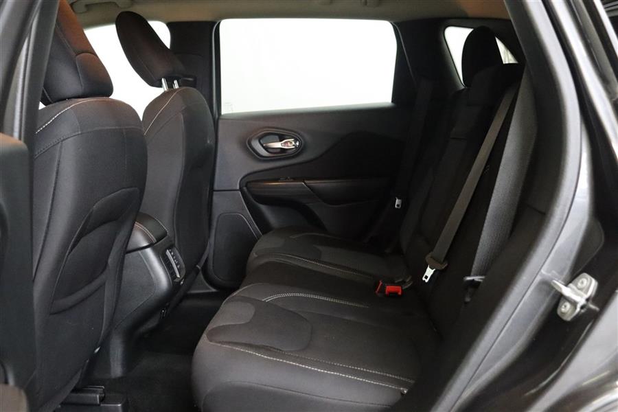 Used Jeep Cherokee LATITUDE 2015 | Fast Track Motors. Paterson, New Jersey Used Jeep Cherokee LATITUDE 2015 | Fast Track Motors. Paterson, New Jersey