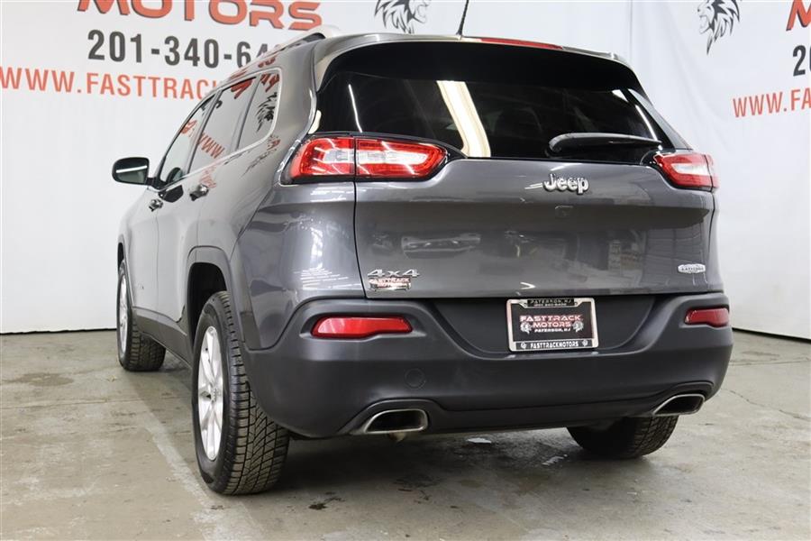 Used Jeep Cherokee LATITUDE 2015 | Fast Track Motors. Paterson, New Jersey Used Jeep Cherokee LATITUDE 2015 | Fast Track Motors. Paterson, New Jersey