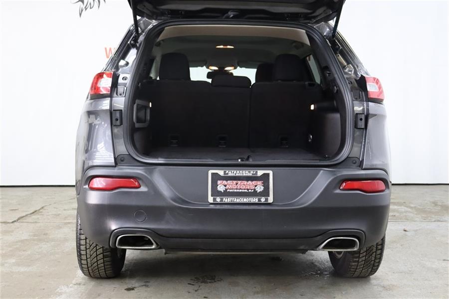 Used Jeep Cherokee LATITUDE 2015 | Fast Track Motors. Paterson, New Jersey Used Jeep Cherokee LATITUDE 2015 | Fast Track Motors. Paterson, New Jersey